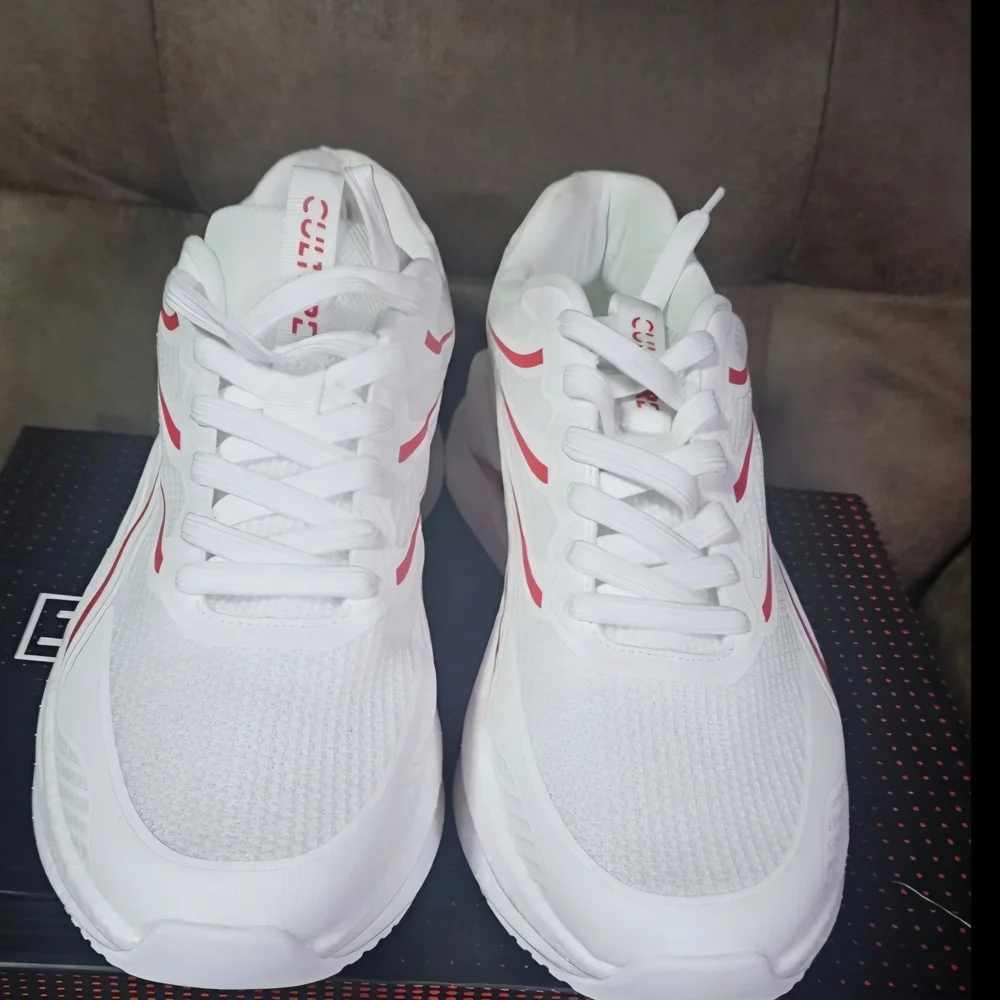Culture Men's White and Red Sneakers